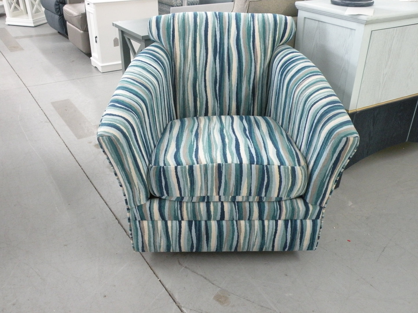 36SWGL Swivel Glider Barrel Chair - Riley River